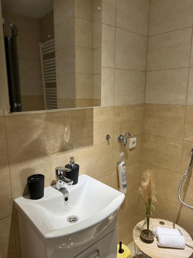 וינה Mateo Apartments I Contactless Check-In מראה חיצוני תמונה